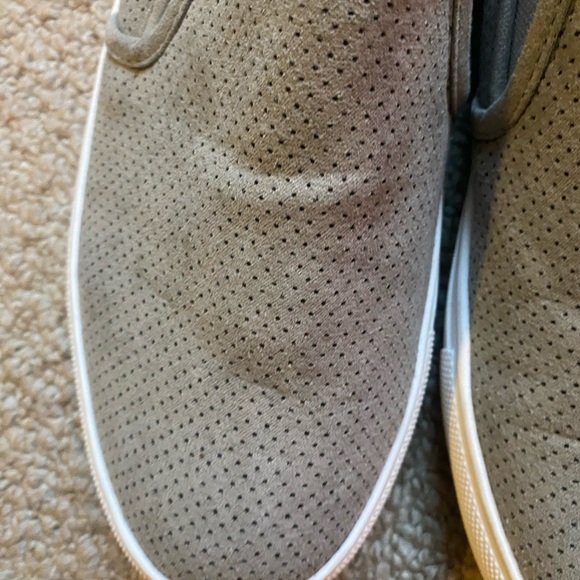 Steve Madden gray slip on sneakers size 9 - Picture 3 of 6